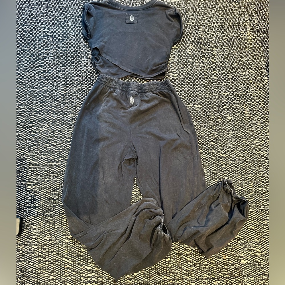 Free People Lounge Set – Cropped Tee & Jogger Pants – Size S